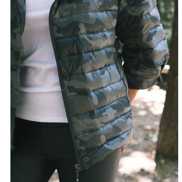 Anorak Crop Sleeve Puffer Jacket Black Camo Size M NEW - Picture 3 of 16